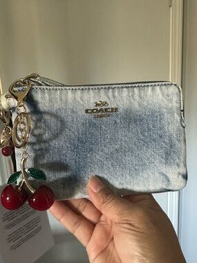 Last ONE‼️Coach Corner Zip Wristlet wallet with Charms